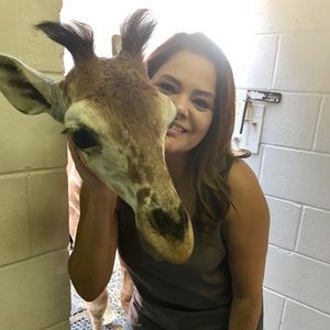 Meet your Posher, Mirtha